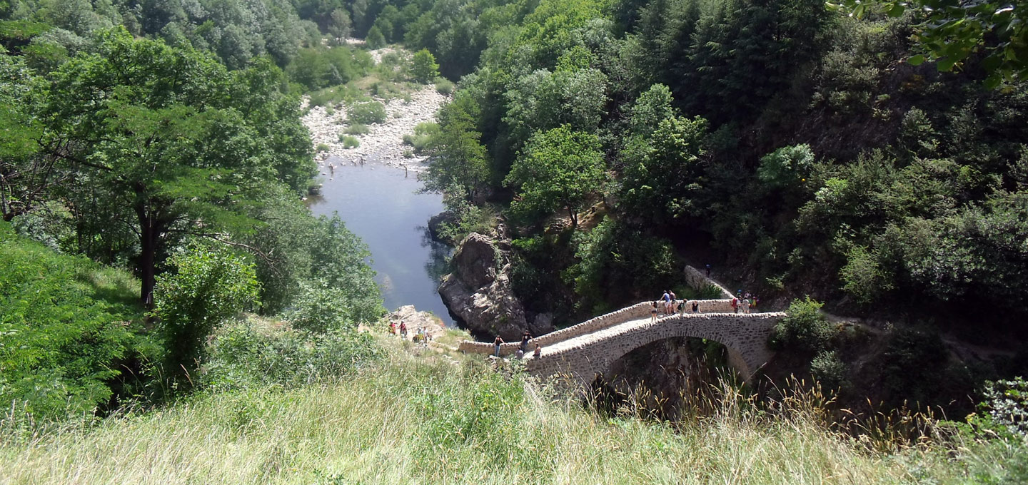 gites Thueyts Ardèche